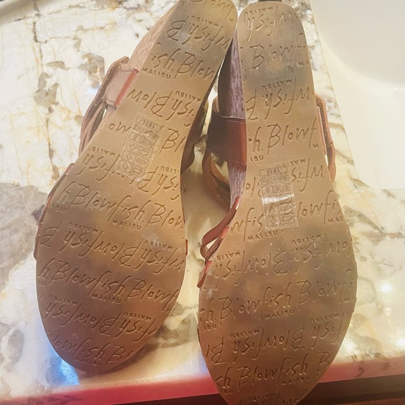 Blowfish Malibu Women's Hapuku Wedge Sandal, Scotch Dye cut size 8.5, worn once - Picture 4 of 4